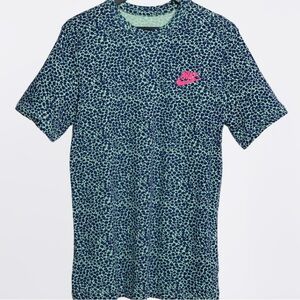 Nike riffs all over tee